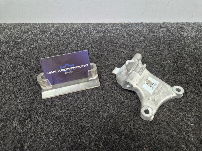 Usagé Support dynamo haut Mercedes G AMG (463) 4.0 G 63 AMG V8 32V Prix € 20,66 Règlement à la marge proposé par Van Kronenburg Engines