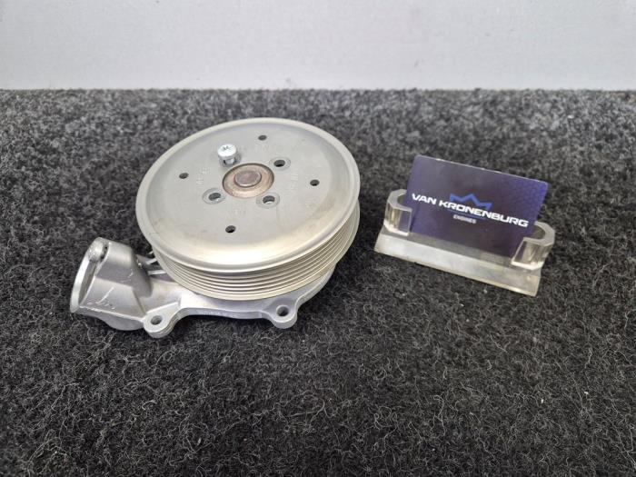 Gebrauchte Wasserpumpe Audi S5 Sportback (F5A/F5F) 3.0 TFSI V6 24V Preis € 121,00 Mit Mehrwertsteuer angeboten von Van Kronenburg Engines