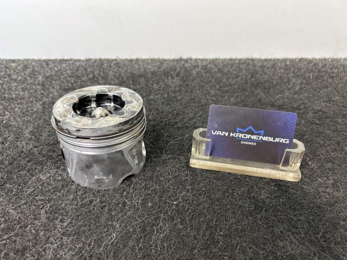 Gebrauchte Kolben Mercedes GLE (W166) 350d 3.0 V6 24V BlueTEC 4-Matic Preis € 60,50 Mit Mehrwertsteuer angeboten von Van Kronenburg Engines