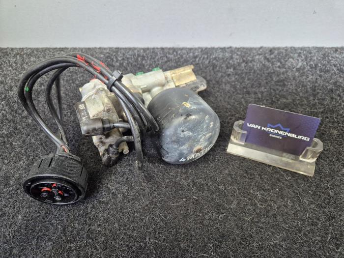 Gebrauchte Sonstige Mercedes E (W124) 3.0 E-300 4-Matic Preis auf Anfrage angeboten von Van Kronenburg Engines