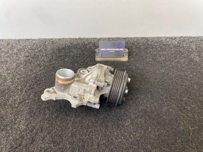Begagnade Vattenpump Mercedes B (W245) 2.0 B-200 CDI 16V Pris € 24,95 Inklusive moms erbjuds av Van Kronenburg Engines