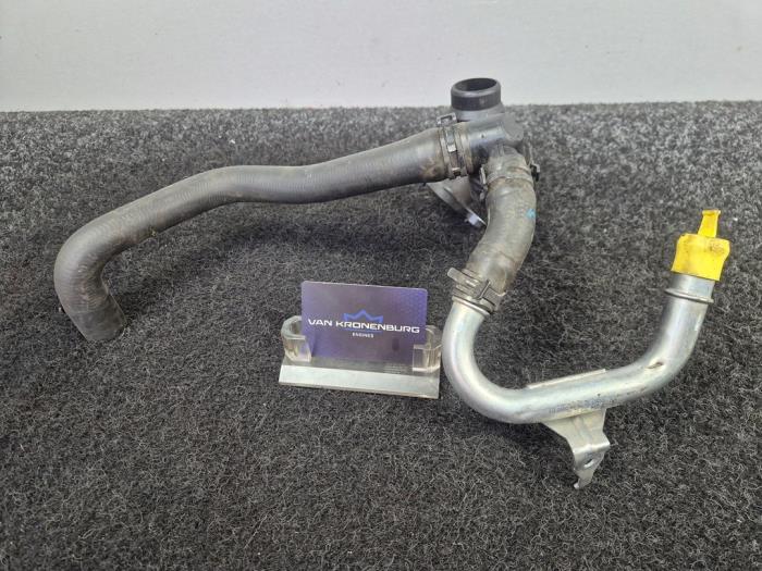 Usagé Conduit (divers) Mercedes C (W205) C-160 1.6 16V Prix € 29,95 Prix TTC proposé par Van Kronenburg Engines