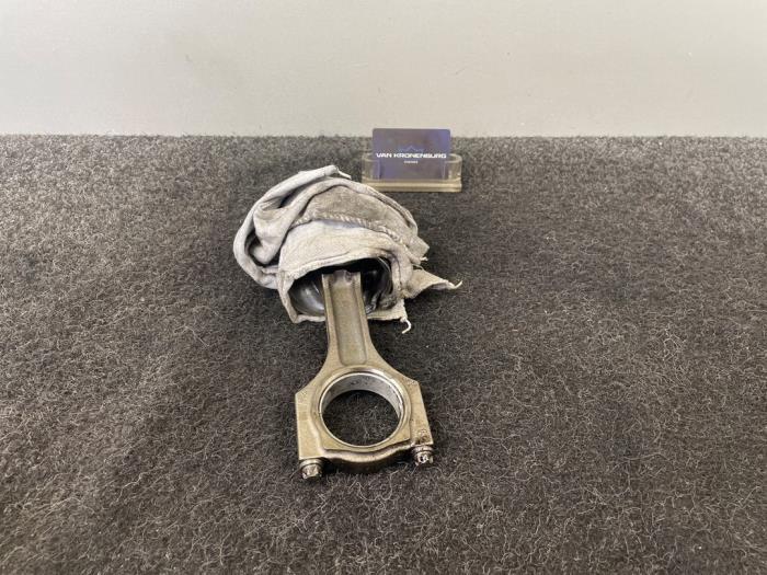 Usagé Bielle BMW 3 serie (F30) 320d 2.0 16V Performance Power Kit Prix € 60,50 Prix TTC proposé par Van Kronenburg Engines