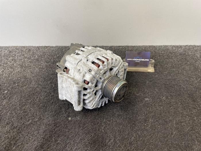 Usagé Dynamo Audi A6 Avant (C7) 1.8 T FSI 16V Prix € 119,95 Prix TTC proposé par Van Kronenburg Engines