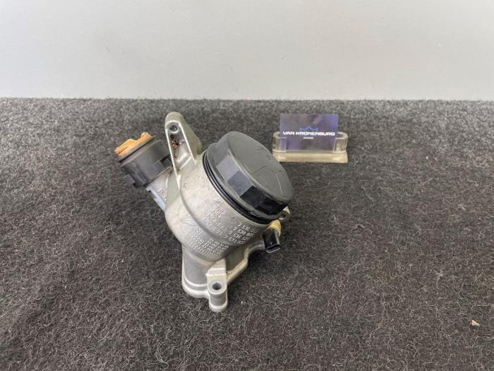 Gebrauchte Ölfiltergehäuse BMW 3 serie (E92) 335i 24V Preis € 35,01 Mit Mehrwertsteuer angeboten von Van Kronenburg Engines