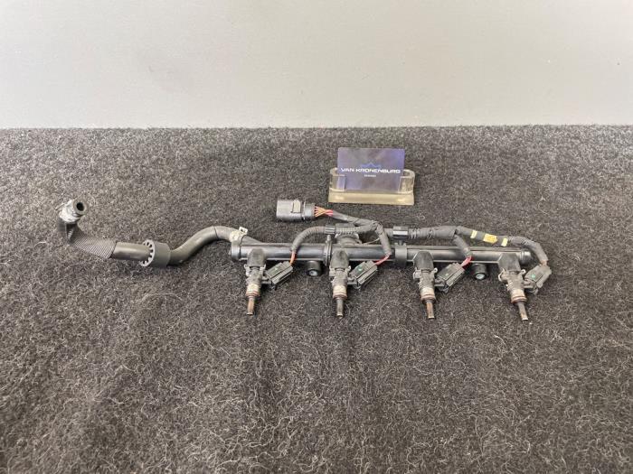 Usagé Système d'injection Volkswagen Golf VII (AUA) 2.0 GTI 16V Prix € 28,96 Prix TTC proposé par Van Kronenburg Engines