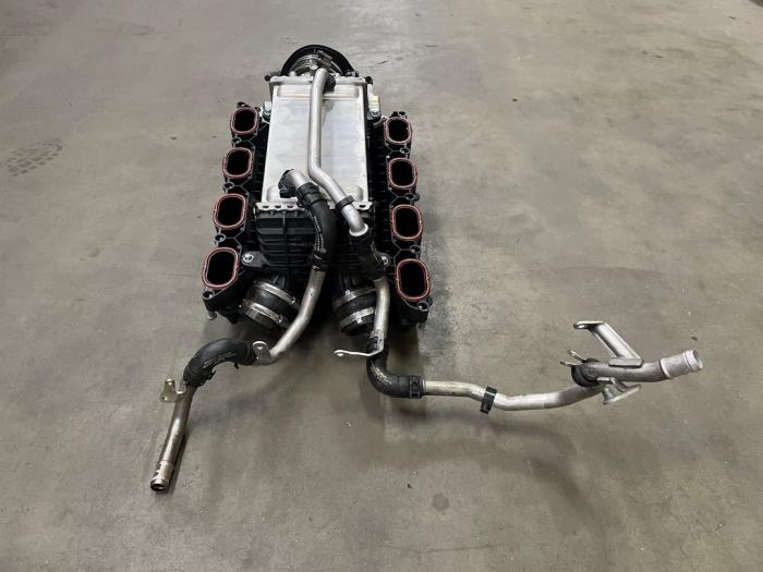 Usagé Intercooler Mercedes E-Klasse AMG (W212) 5.5 E-63 AMG V8 32V Prix € 199,95 Prix TTC proposé par Van Kronenburg Engines