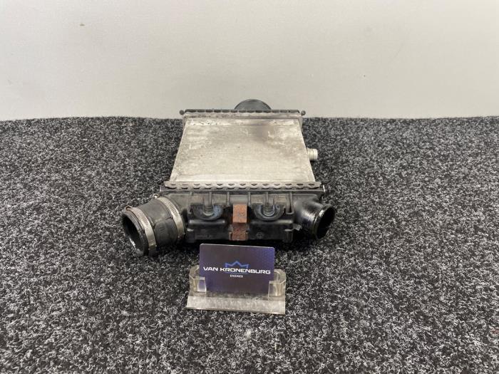 Usados Intercooler Mercedes E (W213) E-400 3.5 V6 Turbo 4-Matic Precio € 180,00 IVA incluido ofrecido por Van Kronenburg Engines