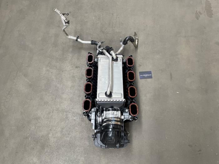 Usados Intercooler Mercedes E (W212) E-63 AMG S V8 32V Precio € 199,95 IVA incluido ofrecido por Van Kronenburg Engines