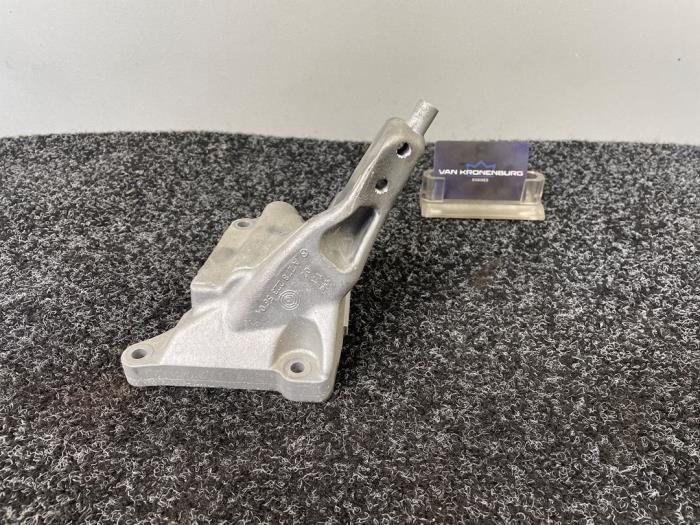 Used Engine mount Mercedes S AMG (C217) 5.5 S-63 AMG V8 32V Biturbo 4-Matic Price € 54,95 Inclusive VAT offered by Van Kronenburg Engines