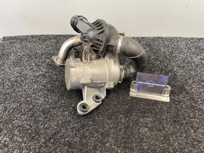 Begagnade Vattenpump BMW 3 serie (E90) 320i 16V Corporate Lease Pris € 121,00 Inklusive moms erbjuds av Van Kronenburg Engines