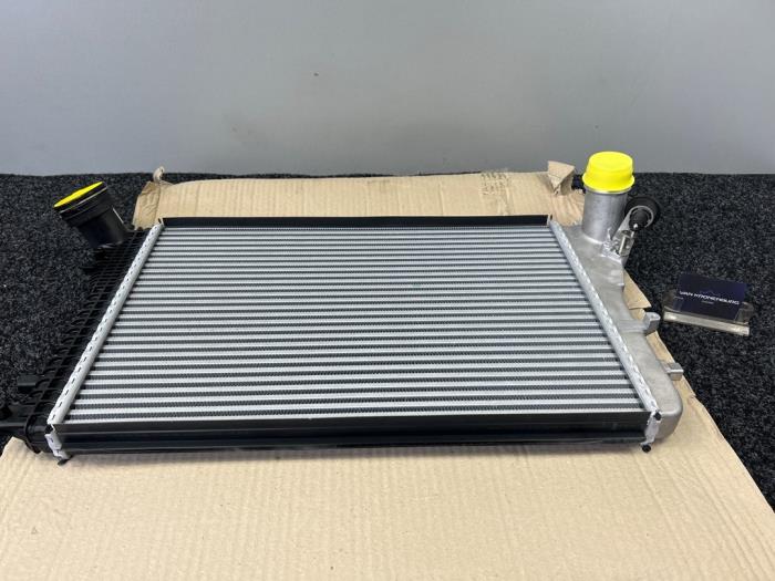 Neuf Radiateur Volkswagen Touran (1T3) 1.4 16V TSI EcoFuel Prix € 150,00 Prix TTC proposé par Van Kronenburg Engines