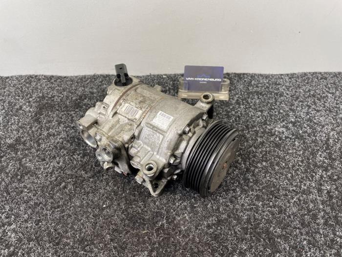Usagé Pompe clim Audi A4 Avant (B7) 2.0 TFSI 20V Prix € 121,00 Prix TTC proposé par Van Kronenburg Engines