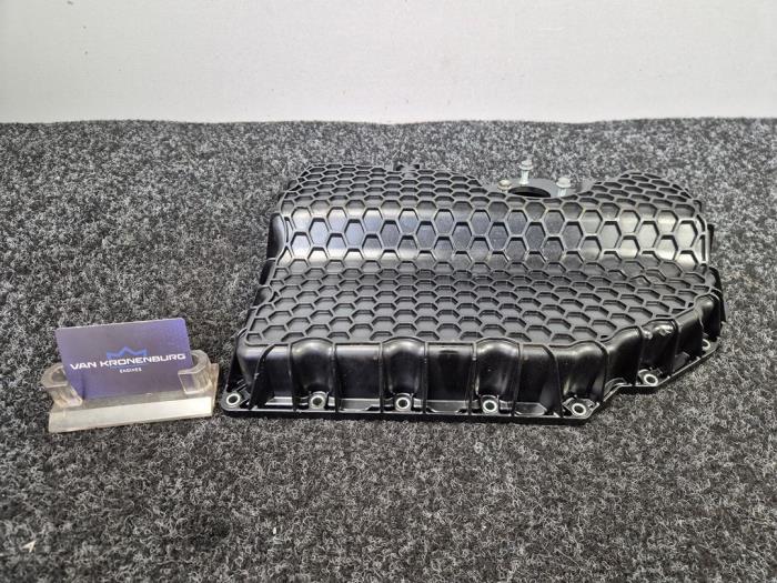 Used Sump Volkswagen Golf VII (AUA) 2.0 GTI 16V Price € 49,95 Inclusive VAT offered by Van Kronenburg Engines