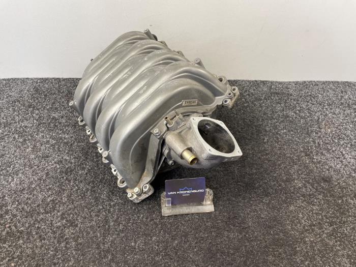 Begagnade Insugsrör Audi S4 (B7) S4 4.2 V8 40V Pris € 605,00 Inklusive moms erbjuds av Van Kronenburg Engines