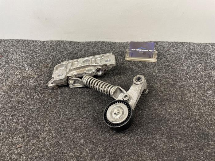 Gebrauchte Spanrolle multiriem Mercedes A (W176) 2.2 A-220 d 16V 4-Matic Preis € 24,95 Mit Mehrwertsteuer angeboten von Van Kronenburg Engines