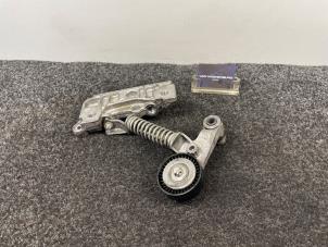 Spanrolle multiriem van een Mercedes-Benz A (W176) 2.2 A-220 d 16V 4-Matic 2017