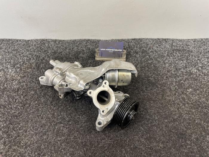 Begagnade Vattenpump Mercedes C (W204) 1.6 C-180 16V BlueEfficiency Pris € 99,99 Inklusive moms erbjuds av Van Kronenburg Engines