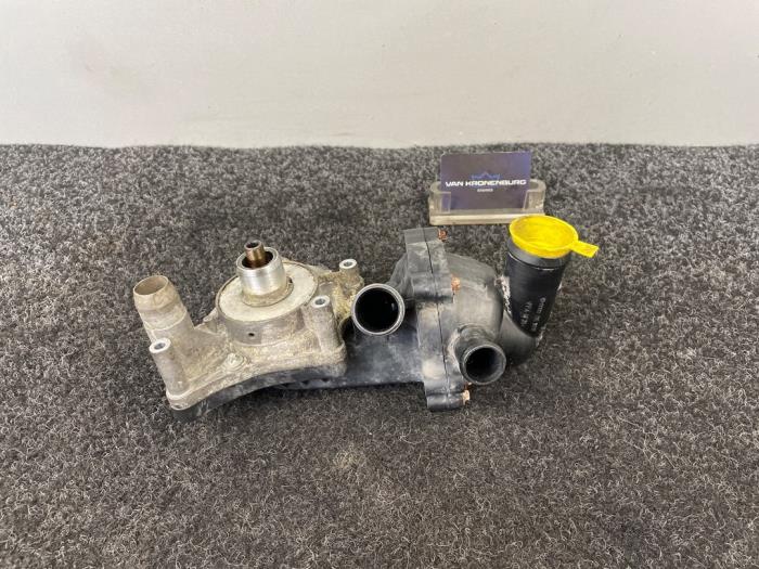 Usagé Pompe à eau Audi RS 5 (8T3) RS5 4.2 V8 32V Prix € 139,95 Prix TTC proposé par Van Kronenburg Engines