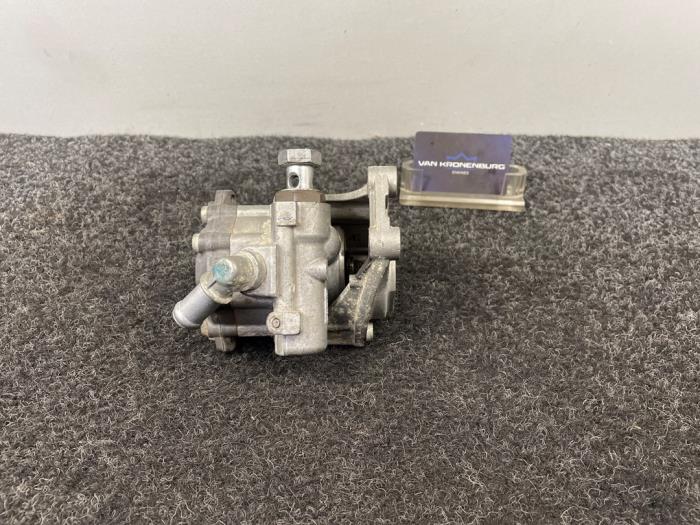 Usagé Pompe de direction Audi RS 4 Avant (B7) RS4 4.2 V8 40V Prix € 181,50 Prix TTC proposé par Van Kronenburg Engines
