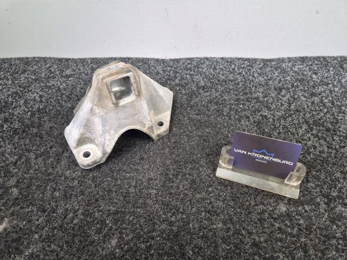 Used Engine mount BMW 5 serie Touring (F11) M550d xDrive 24V Price € 29,95 Inclusive VAT offered by Van Kronenburg Engines