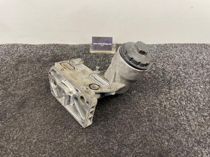 Gebrauchte Ölfiltergehäuse Volkswagen Transporter T5 2.5 TDi 4Motion Preis € 44,95 Mit Mehrwertsteuer angeboten von Van Kronenburg Engines