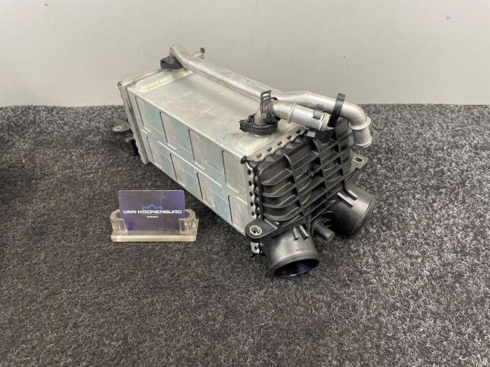 Usagé Intercooler Mercedes ML III AMG (166) 5.5 ML-63 AMG V8 32V Biturbo Prix € 400,00 Prix TTC proposé par Van Kronenburg Engines