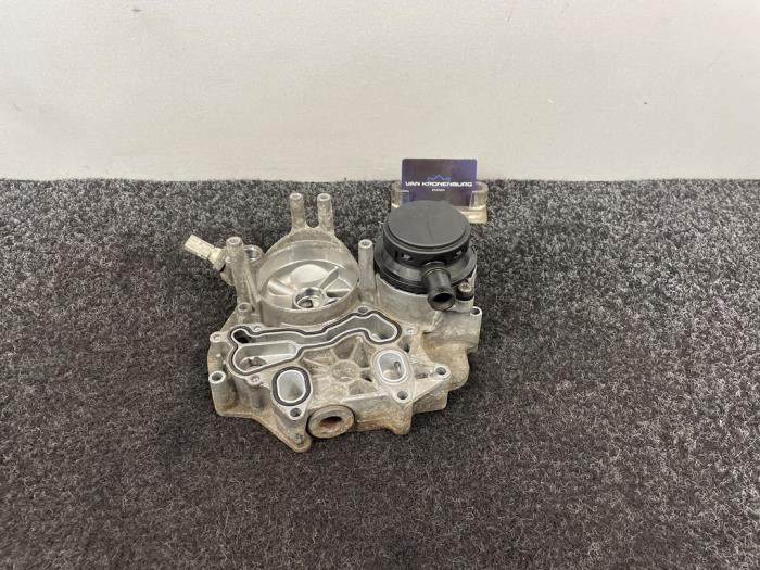Gebrauchte Ölfiltergehäuse Volkswagen Touareg (7PA/PH) 3.0 TDI V6 24V BlueMotion Technology DPF Preis € 39,95 Mit Mehrwertsteuer angeboten von Van Kronenburg Engines