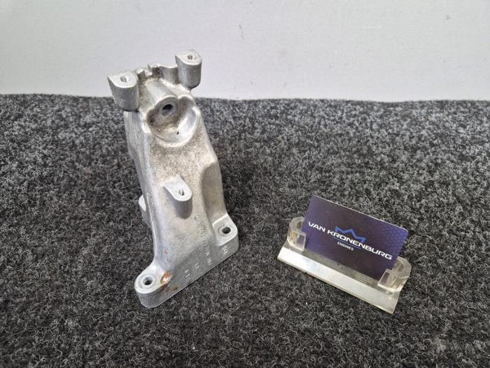 Used Engine mount Mercedes S (222.0/222.1) 3.0 S-350 BlueTEC, S-350d 24V Price € 49,95 Inclusive VAT offered by Van Kronenburg Engines