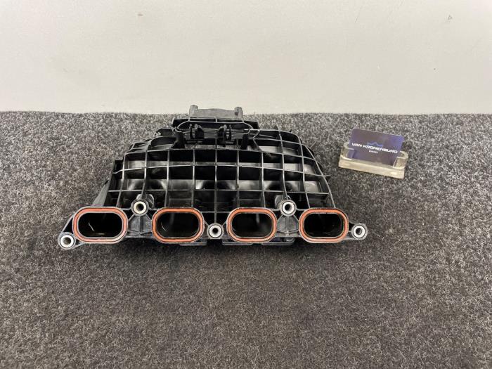 Używane Kolektor dolotowy BMW 3 serie (F30) 320i 2.0 16V Cena € 29,95 Z VAT oferowane przez Van Kronenburg Engines