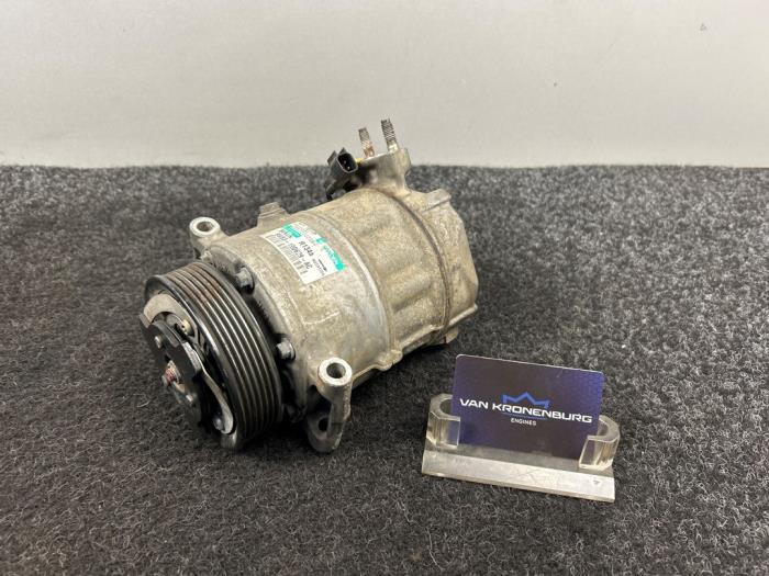 Usagé Compresseur de clim Landrover Range Rover III (LM) 5.0 V8 32V Prix € 249,95 Prix TTC proposé par Van Kronenburg Engines