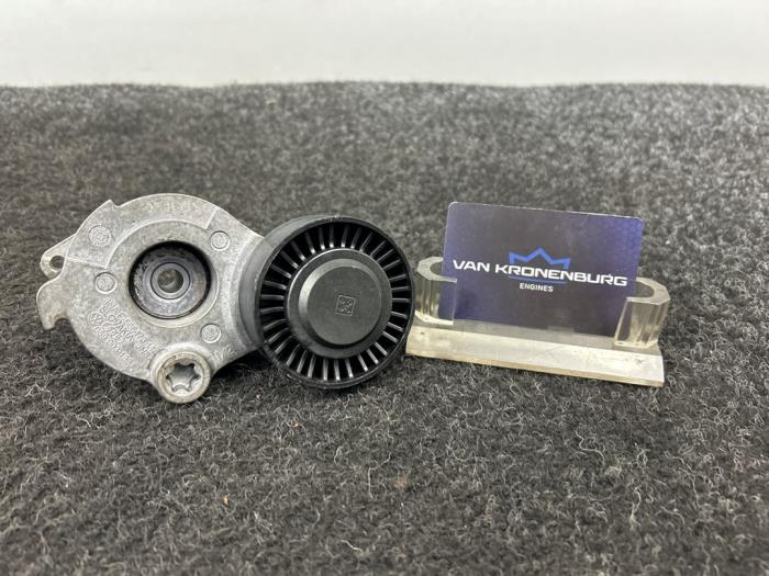 Usados Tensor correa múltiple Audi Q7 (4LB) 3.0 TDI V6 24V Precio € 49,95 IVA incluido ofrecido por Van Kronenburg Engines