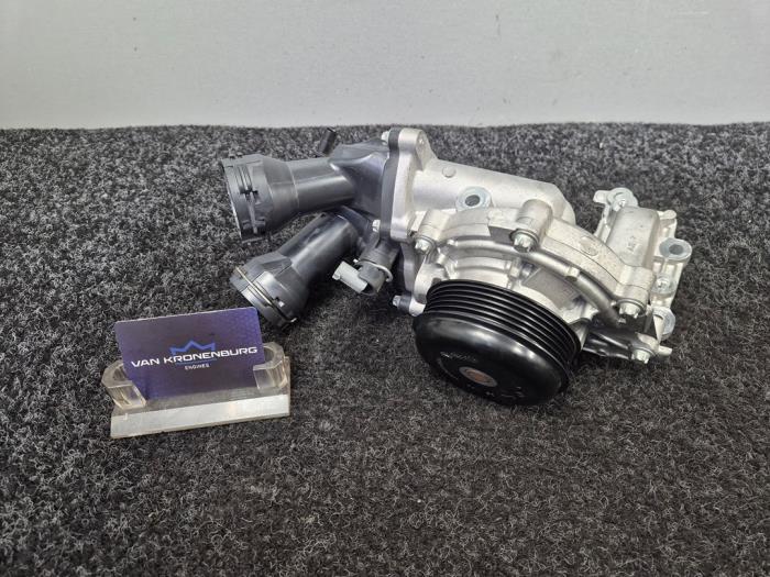 Begagnade Vattenpump Mercedes Sprinter 3,5t (907.6/910.6) 315 CDI 2.0 D FWD Pris € 99,95 Inklusive moms erbjuds av Van Kronenburg Engines
