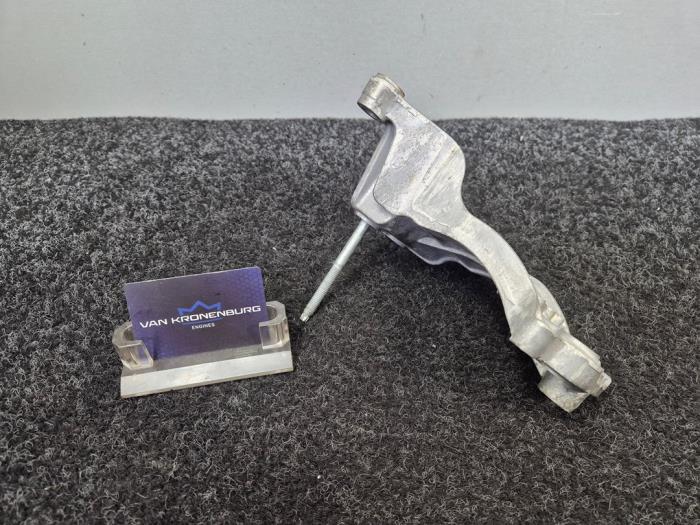 Usagé Support dynamo bas Maserati Ghibli III 3.0 Diesel Prix € 49,95 Prix TTC proposé par Van Kronenburg Engines