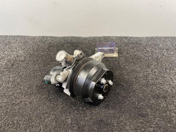Used Power steering pump Mercedes S (W221) 4.7 S-500 Twin Turbo V8 32V 4-Matic Price € 449,95 Inclusive VAT offered by Van Kronenburg Engines