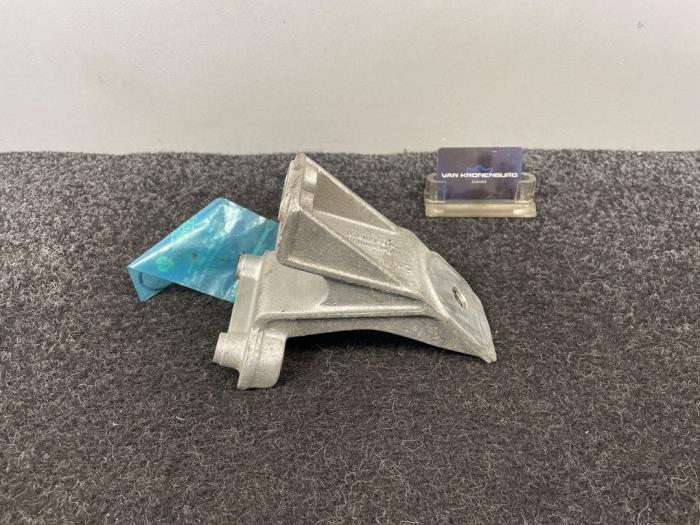 Used Engine mount Lamborghini Gallardo 5.0 V-10 40V Price € 70,00 Inclusive VAT offered by Van Kronenburg Engines