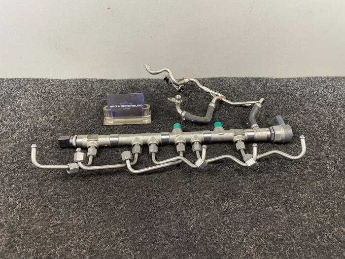 Usagé Système d'injection Mercedes E (W213) E-400d 2.9 24V 4-Matic Prix € 181,50 Prix TTC proposé par Van Kronenburg Engines