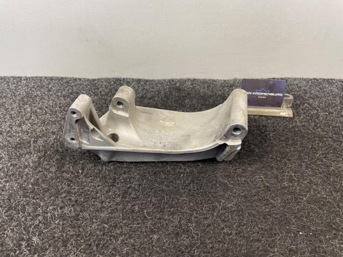 Usagé Support dynamo bas Lamborghini Gallardo 5.0 V-10 40V 4x4 Prix € 50,00 Prix TTC proposé par Van Kronenburg Engines