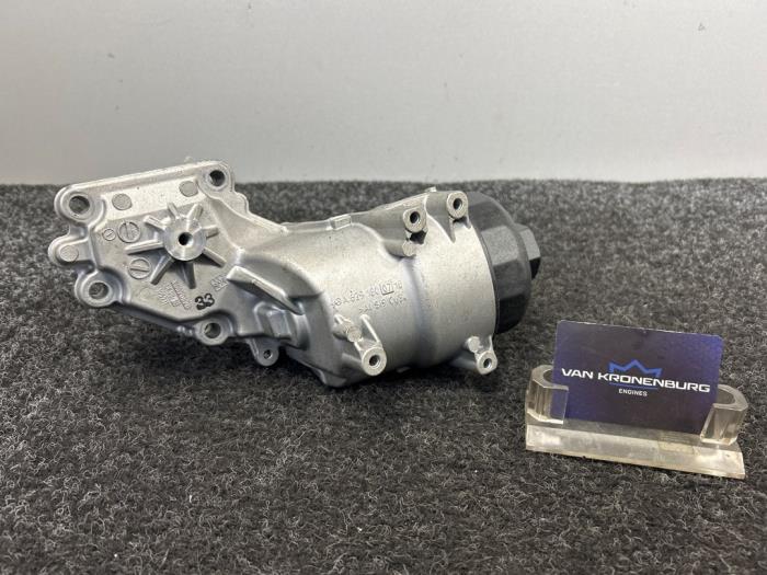 Gebrauchte Ölfiltergehäuse Mercedes ML II (164/4JG) 4.0 ML-450 CDI 4-Matic V8 32V Preis € 29,95 Mit Mehrwertsteuer angeboten von Van Kronenburg Engines