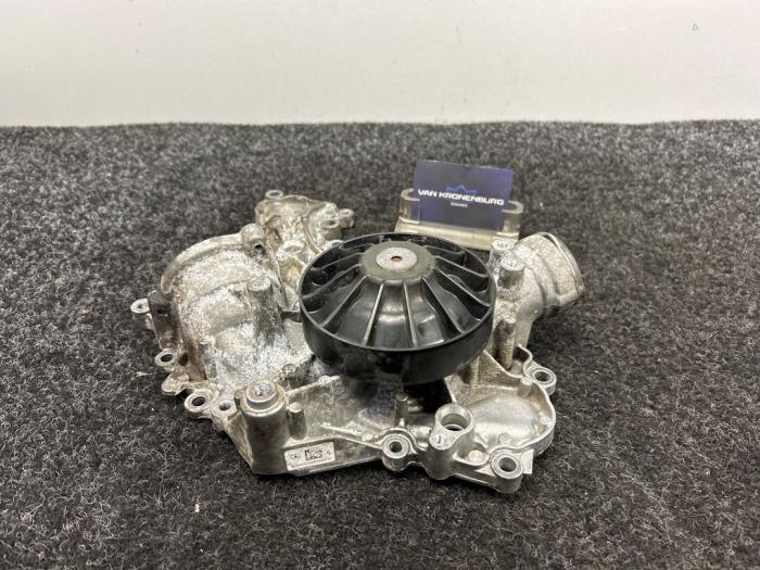 Używane Pompa wodna Mercedes E (W212) 5.5 E-63 AMG V8 32V Cena € 300,00 Z VAT oferowane przez Van Kronenburg Engines
