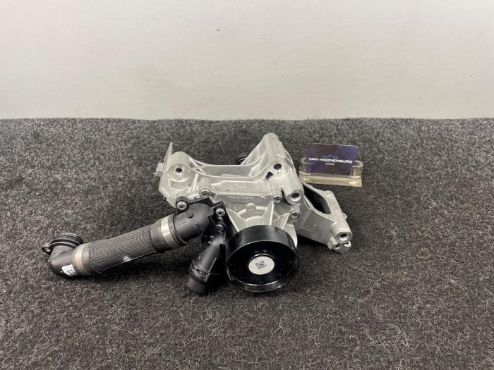 Usagé Pompe à eau BMW 5 serie (G30) 540i 3.0 TwinPower Turbo 24V Prix € 79,94 Prix TTC proposé par Van Kronenburg Engines