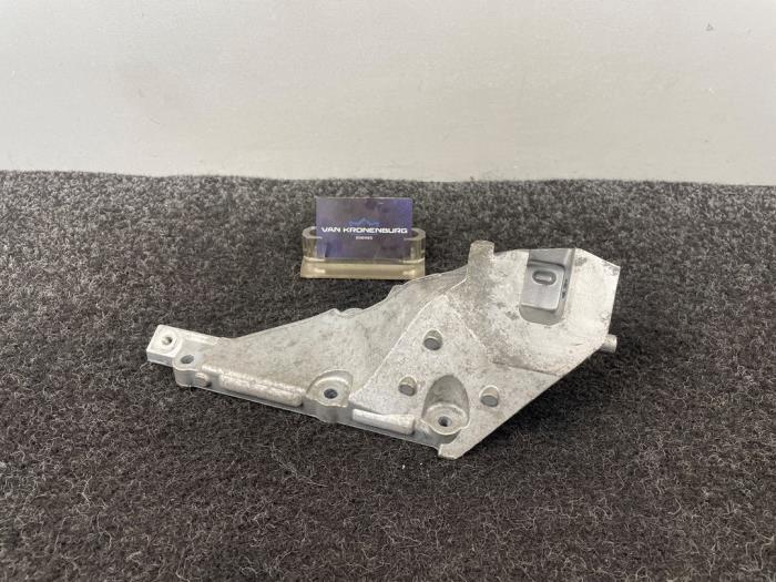 Used Engine mount Mercedes ML III AMG (166) 5.5 ML-63 AMG V8 32V Biturbo Price € 74,95 Inclusive VAT offered by Van Kronenburg Engines