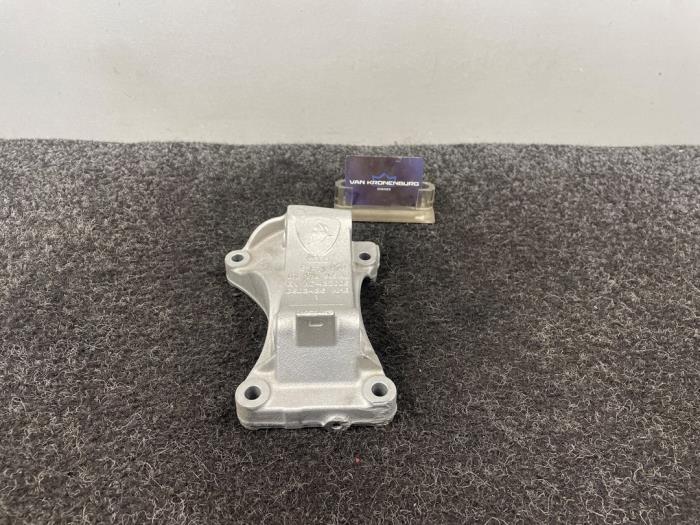 Used Alternator upper bracket Lamborghini Huracan 5.2 V10 LP 610-4 Price € 48,40 Inclusive VAT offered by Van Kronenburg Engines