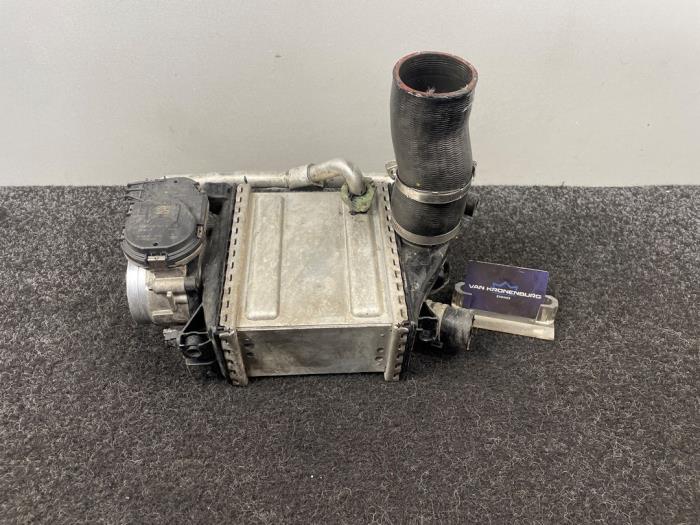 Usagé Intercooler Mercedes C AMG (C205) 4.0 C-63 AMG V8 Biturbo Prix € 363,00 Prix TTC proposé par Van Kronenburg Engines