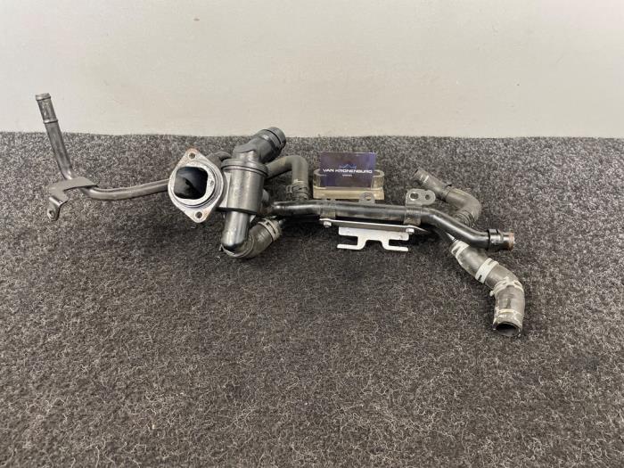 Używane Termostat Audi A6 Avant (C6) 2.0 T FSI 16V Cena € 49,95 Z VAT oferowane przez Van Kronenburg Engines
