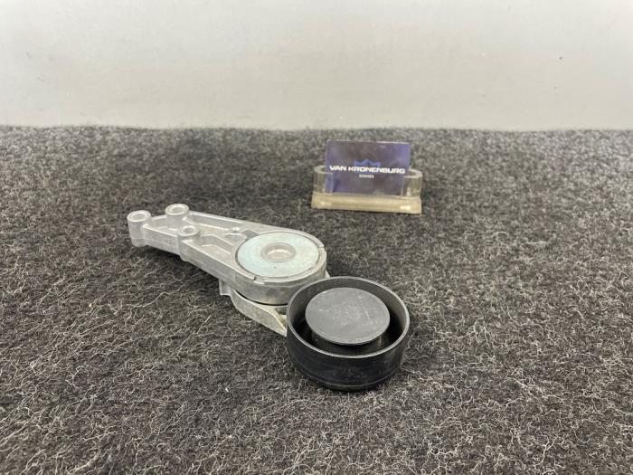 Usados Rodillo tensor correa múltiple Audi A4 Avant (B7) 2.0 20V Precio € 45,00 IVA incluido ofrecido por Van Kronenburg Engines