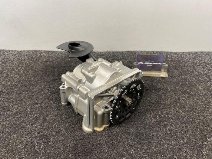 Gebrauchte Ölpumpe BMW M5 (F10) 4.4 V8 32V TwinPower Turbo Preis € 363,00 Mit Mehrwertsteuer angeboten von Van Kronenburg Engines