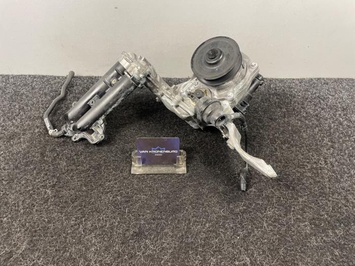Begagnade Vattenpump Mercedes B (W247) 2.0 B-220d Pris € 302,50 Inklusive moms erbjuds av Van Kronenburg Engines