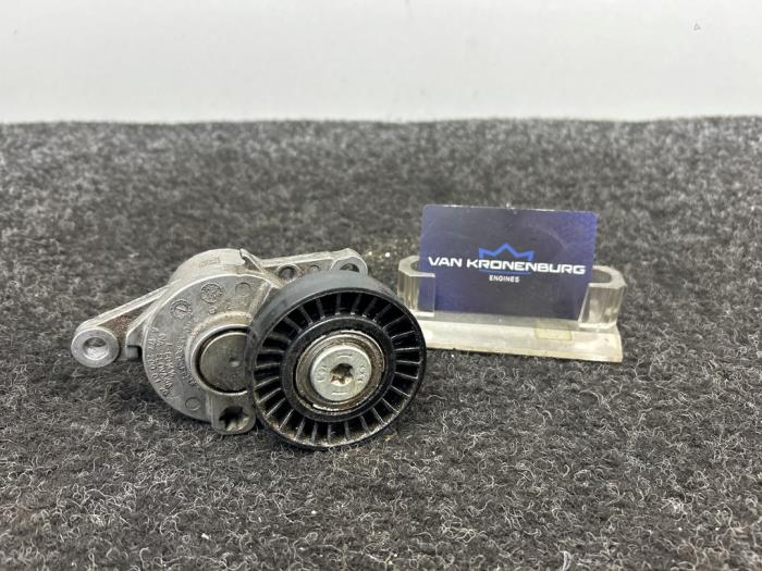 Usados Rodillo tensor correa múltiple Mercedes C (W205) C-63 AMG 4.0 V8 Biturbo Precio € 60,50 IVA incluido ofrecido por Van Kronenburg Engines