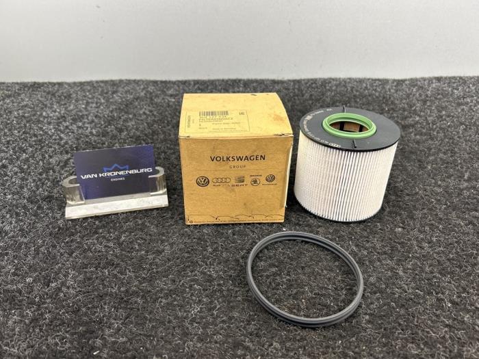 Neue Ölfilter Audi Q7 (4LB) 6.0 TDI V12 48V Preis auf Anfrage angeboten von Van Kronenburg Engines